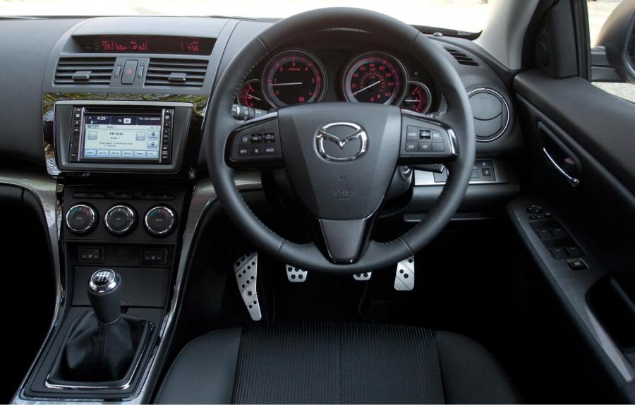  Mazda6 Venture Edition 2012 года  (фото 2 из 6)